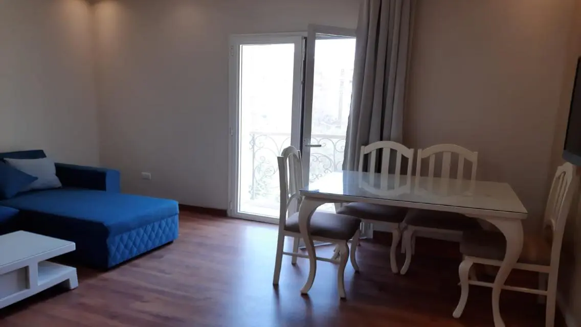 للايجارشقه في هايد بارك عمارات الCentervillمفروشه