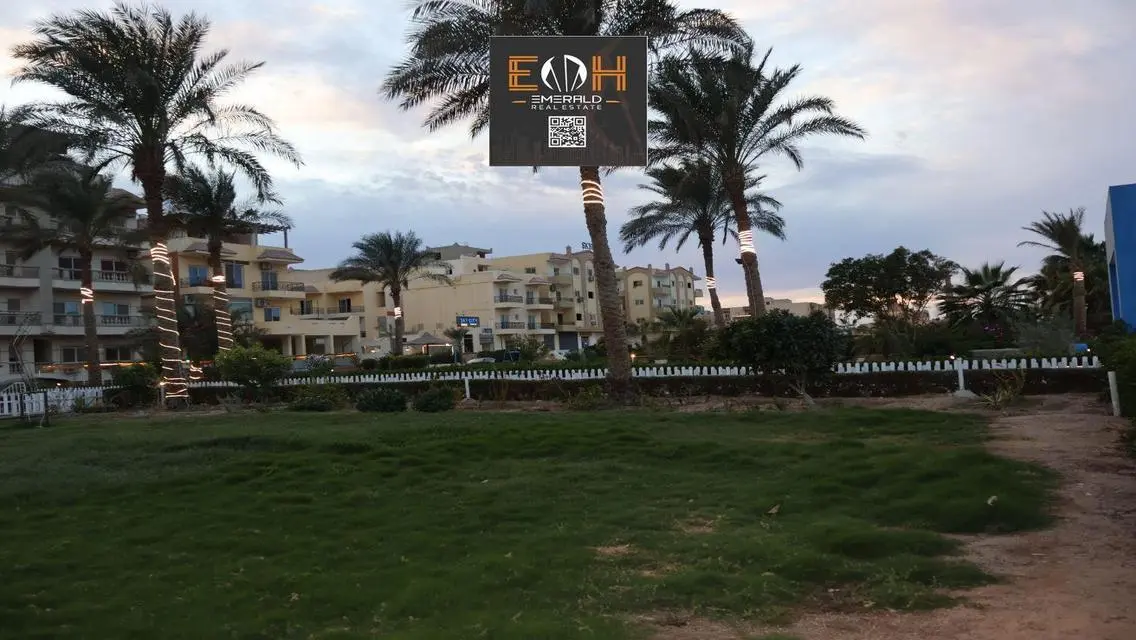 Luxury Apartment for Sale with Stunning Lakeside View