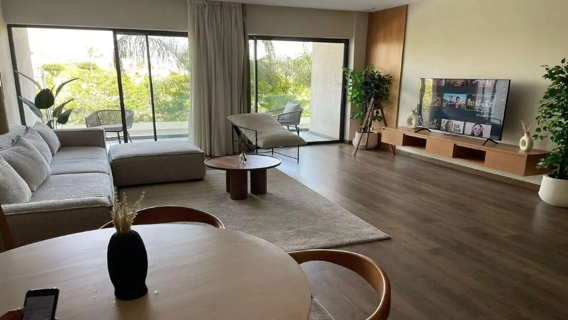 2 bedroom master first use view lake ultra modern