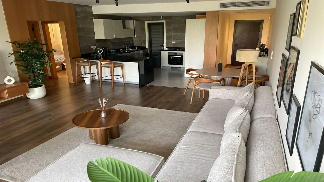 2 bedroom master first use view lake ultra modern