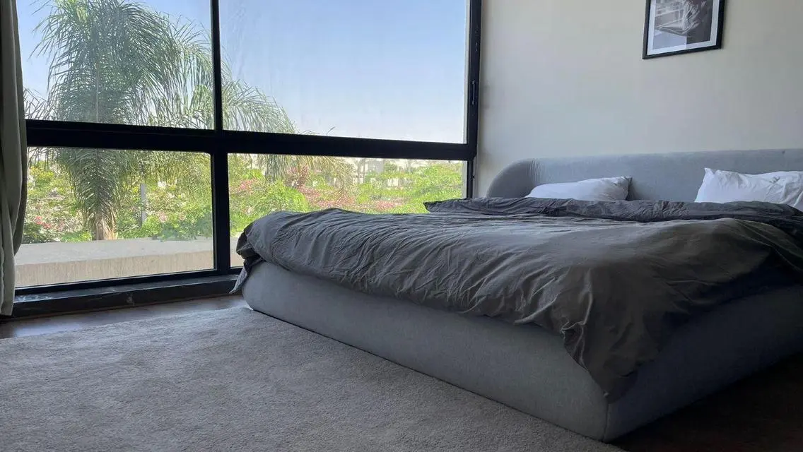 2 bedroom master first use view lake ultra modern