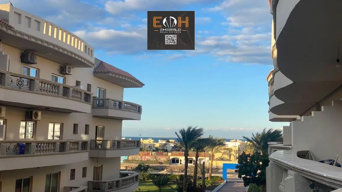 Luxury Apartment with Lake Views in the Heart of the City