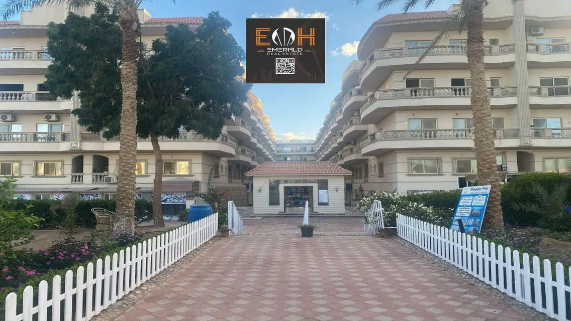 Luxury Apartment with Lake Views in the Heart of the City
