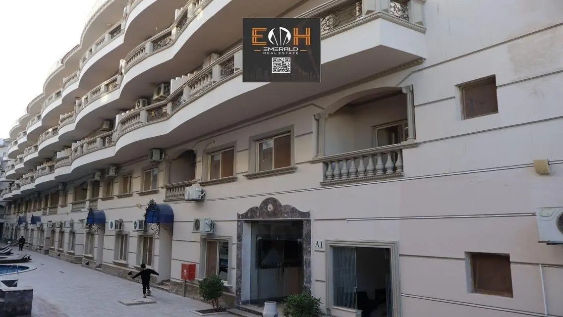 Luxury Apartment with Lake Views in the Heart of the City