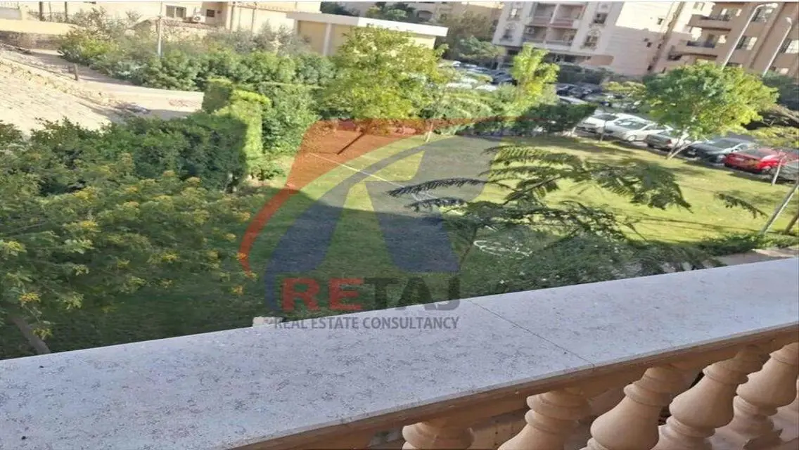 شقةللبيع في غرب ارابيلا التجمع الخامس بحري بالكامل