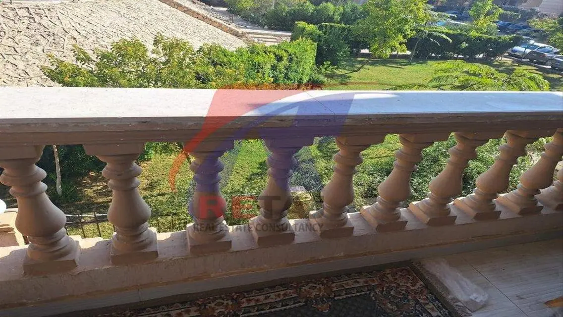 شقةللبيع في غرب ارابيلا التجمع الخامس بحري بالكامل