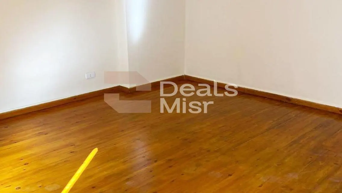 شقة سكنية للبيع 250م – طريق الحرية – جناكليس