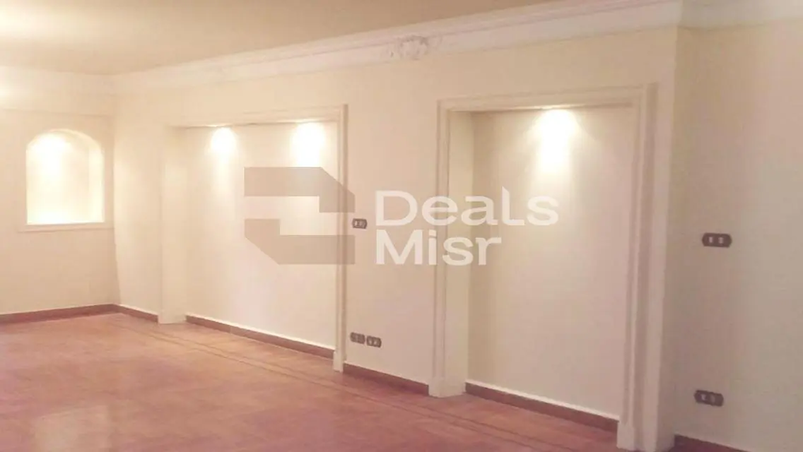شقة سكنية للبيع 250م – طريق الحرية – جناكليس