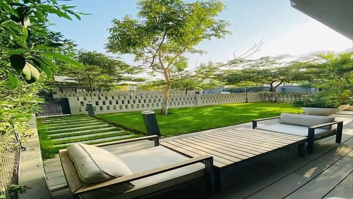 Luxury Villa in Prime Location with Private Garden