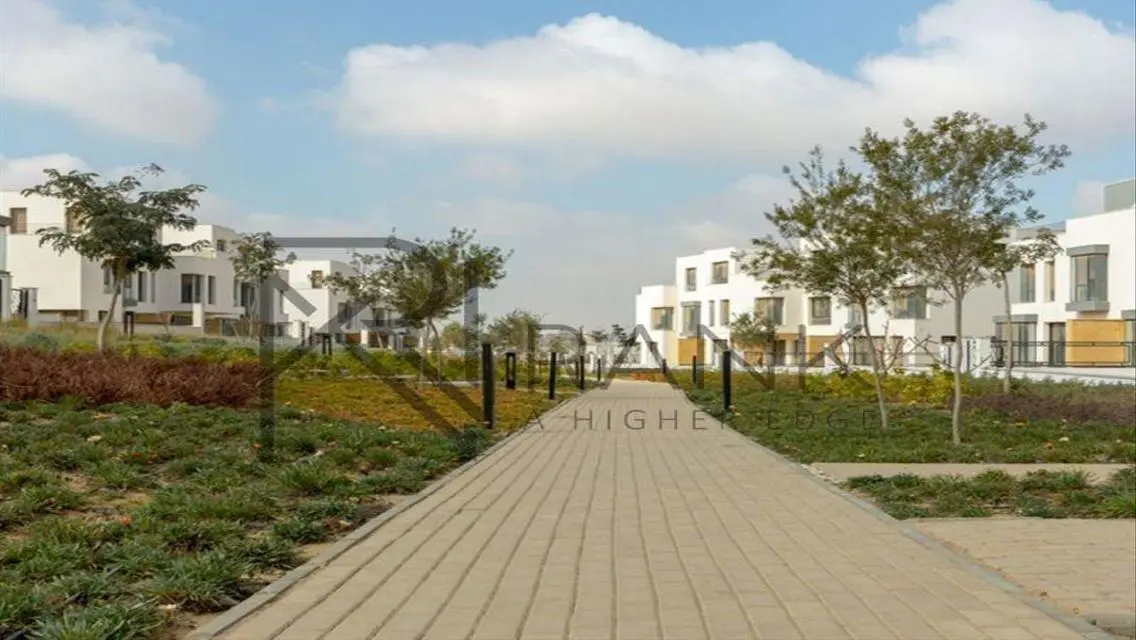 شقة دور اول متشطبة للبيع في Villette بموقع مميز