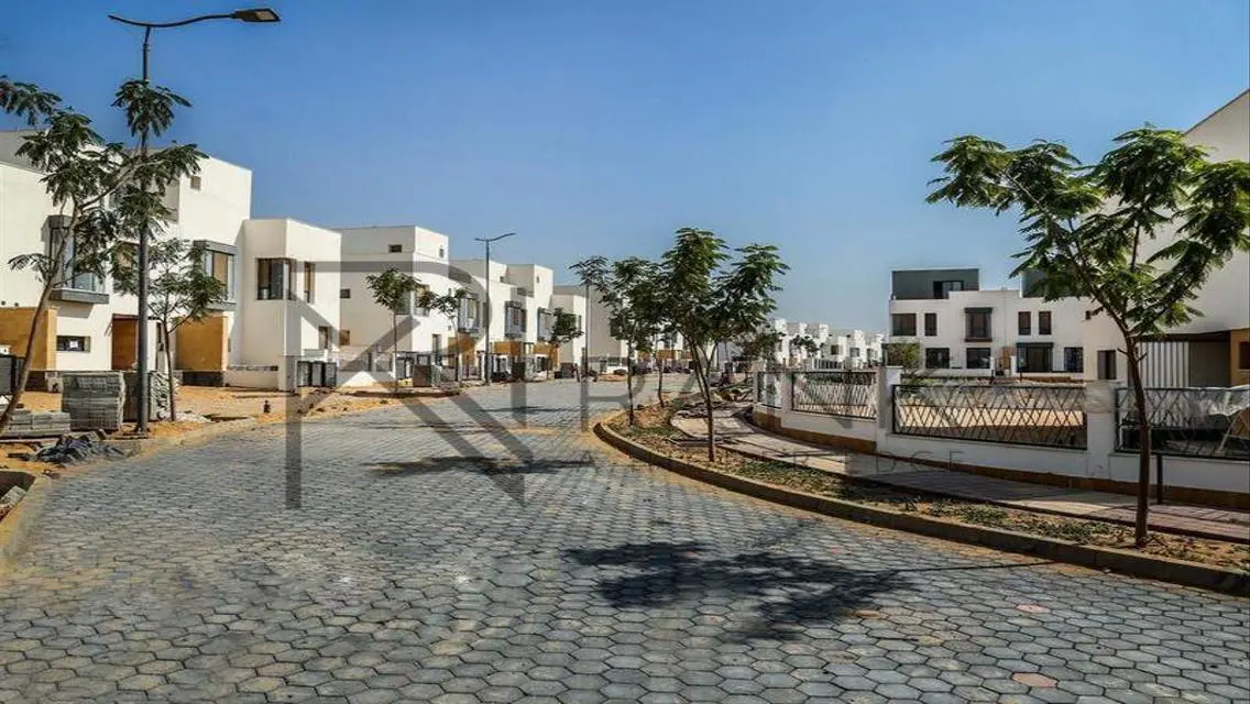 شقة دور اول متشطبة للبيع في Villette بموقع مميز