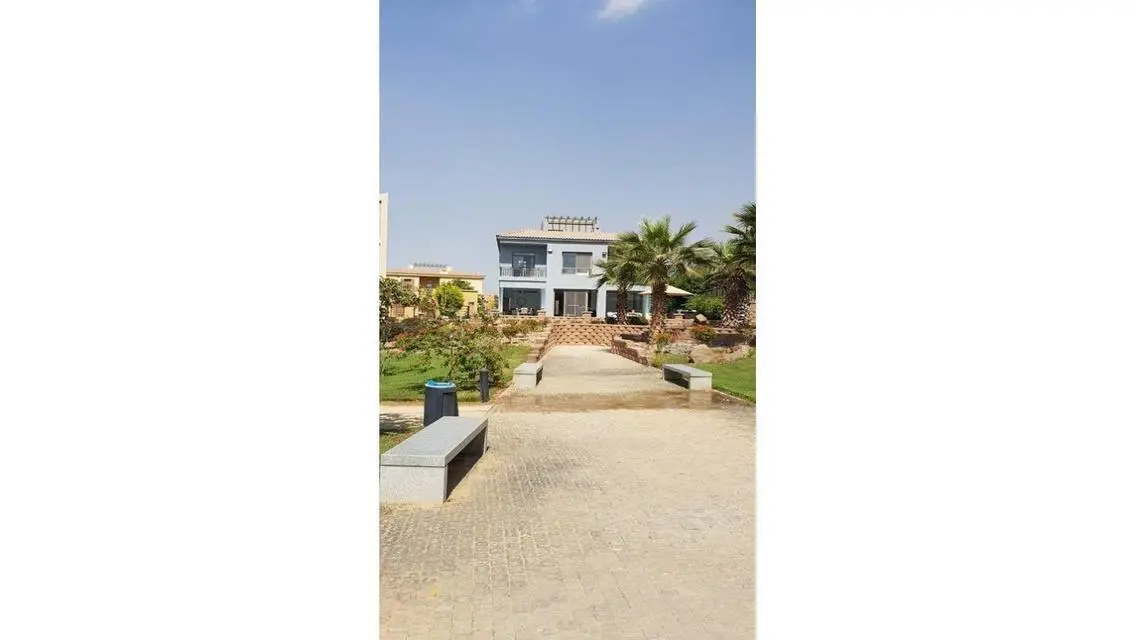 For lovers of distinction in the best compound