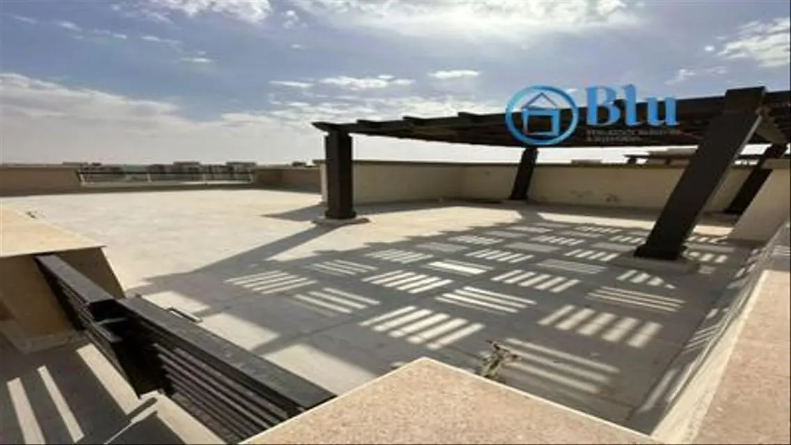 Apartment for sale under market price view lake