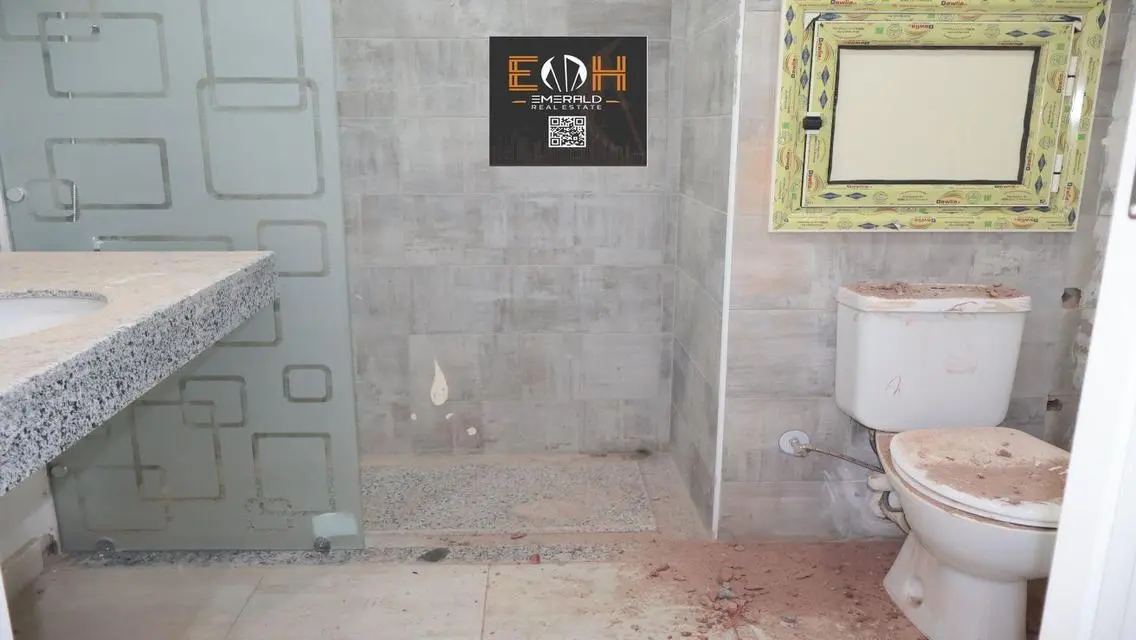 شقة فاخرة للبيع في موقع متميز