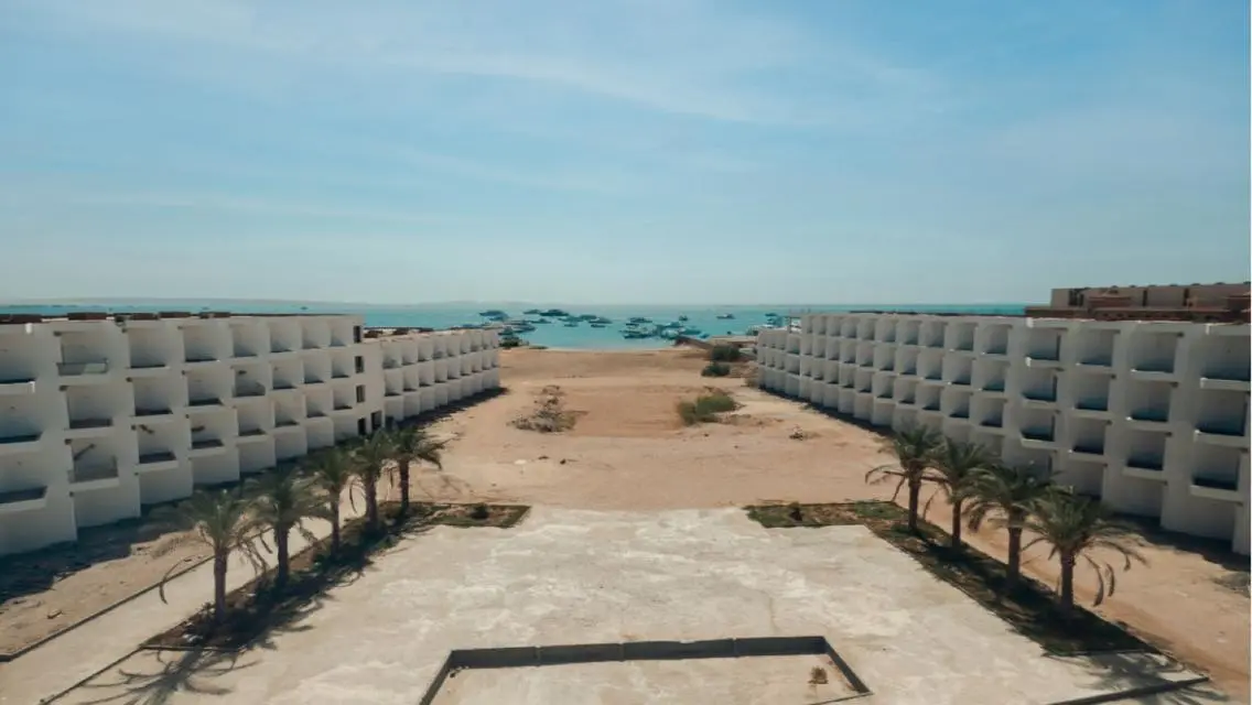 استديو للبيع بالغردقة علي البحر مباشرة 