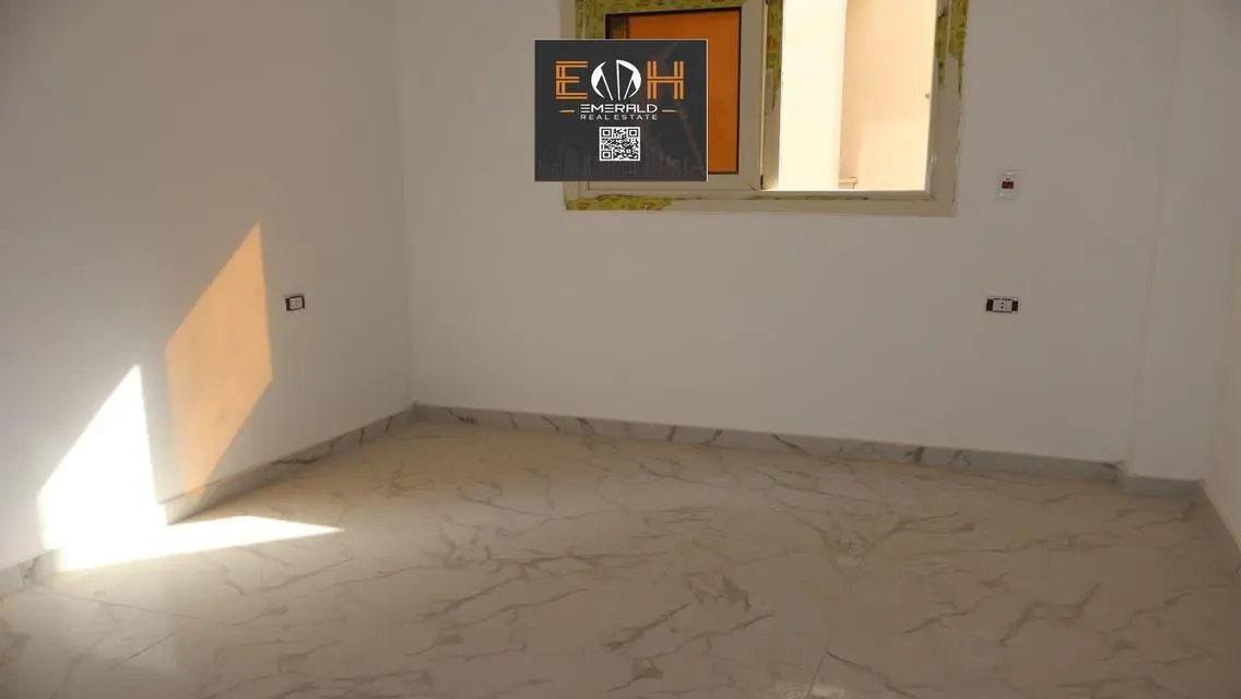 Luxury Apartment for Sale at 24-HSBC-QNB