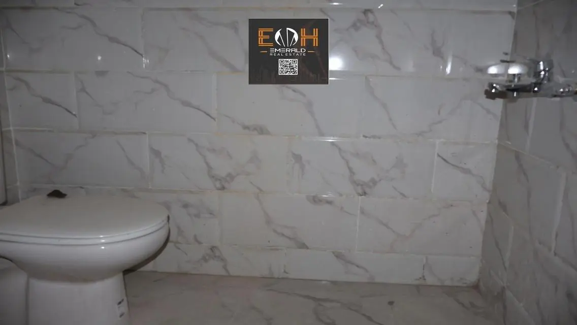 Luxury Apartment for Sale at 24-HSBC-QNB