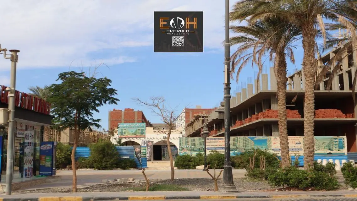 Luxury Apartment for Sale at 24-HSBC-QNB
