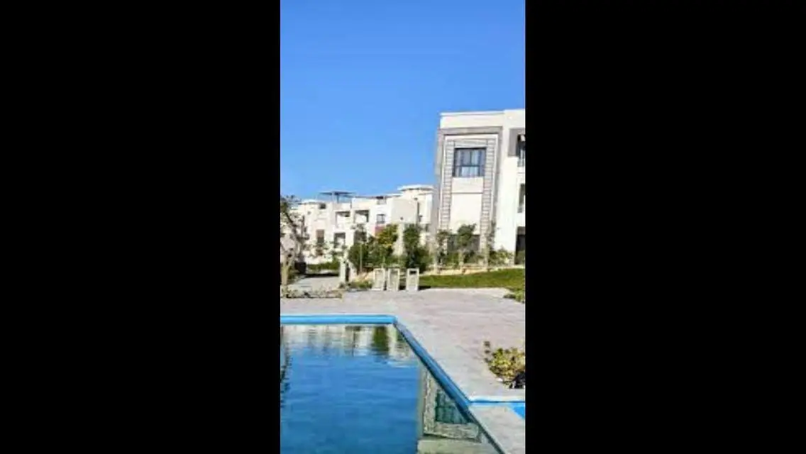 Penthouse for sale  Overlooking the Garden