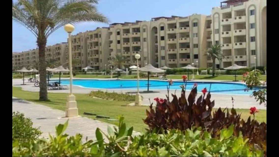 شاليه ارضي بجاردن ريسيل متشطب ومفروش