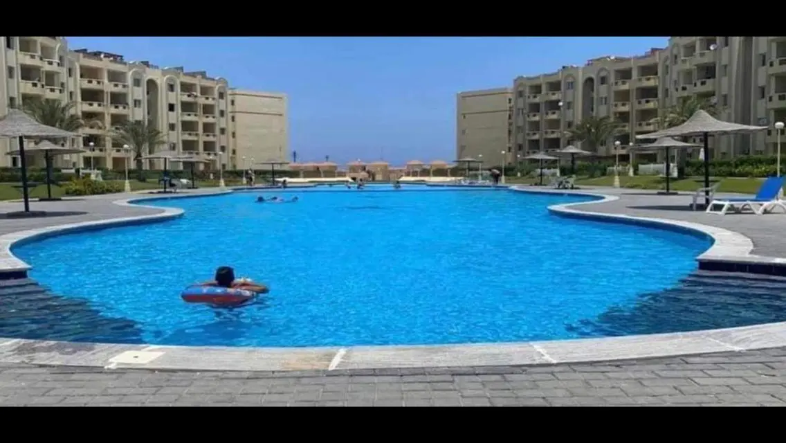شاليه ارضي بجاردن ريسيل متشطب ومفروش