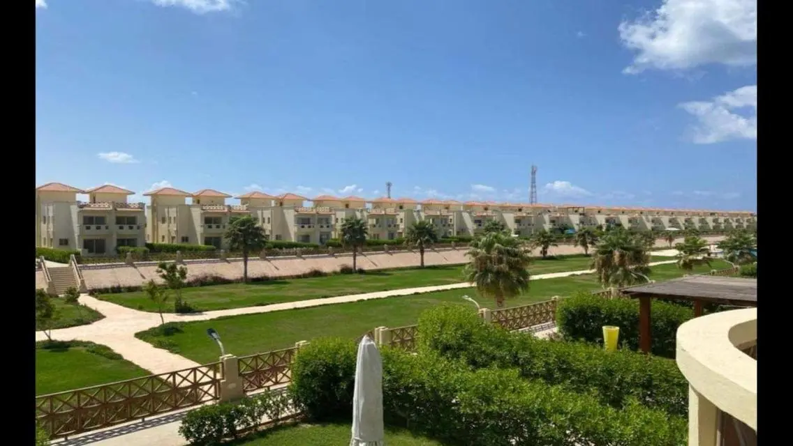 للبيع شااليه مفروش في الساحل الشمالي
