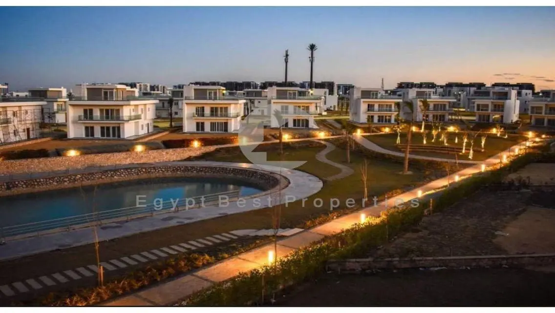 للبيع تاون هاوس مزارين يري بحر متشطب استلام قريب