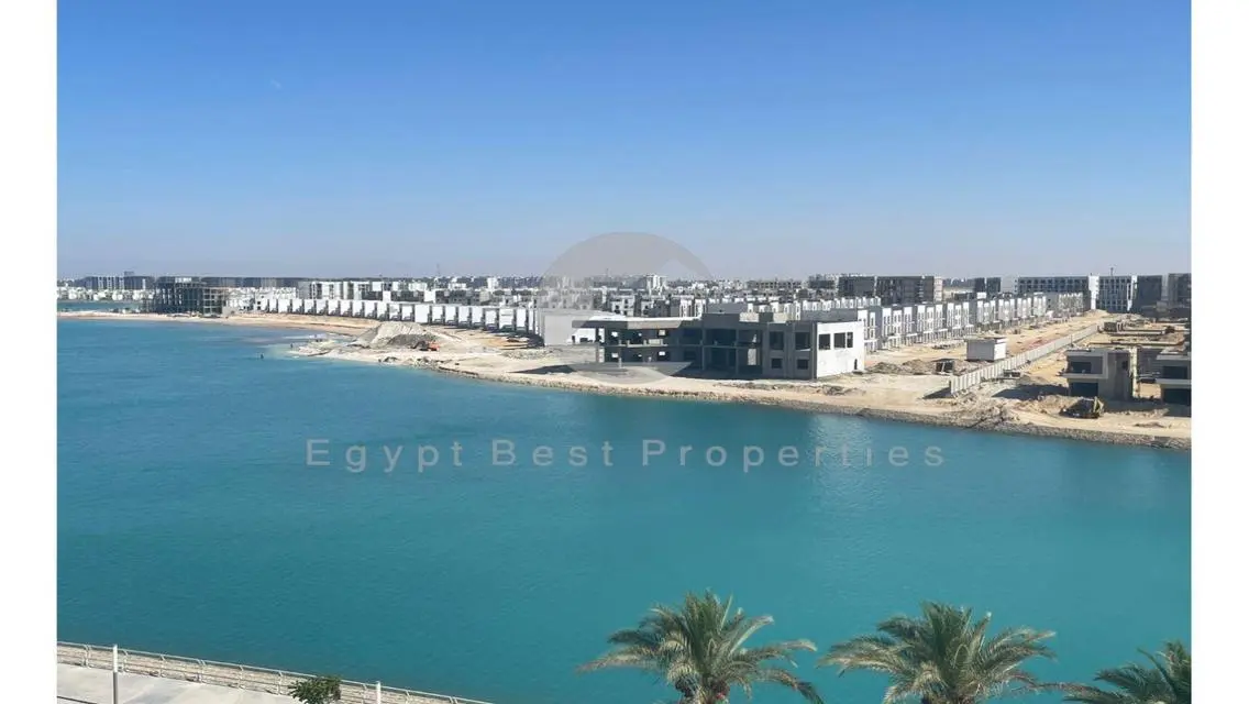 للبيع تاون هاوس مزارين يري بحر متشطب استلام قريب