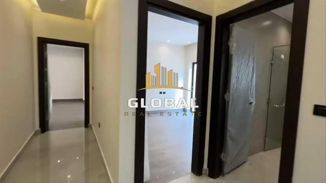 Luxury Apartment Overlooking Lakes with Private Garden