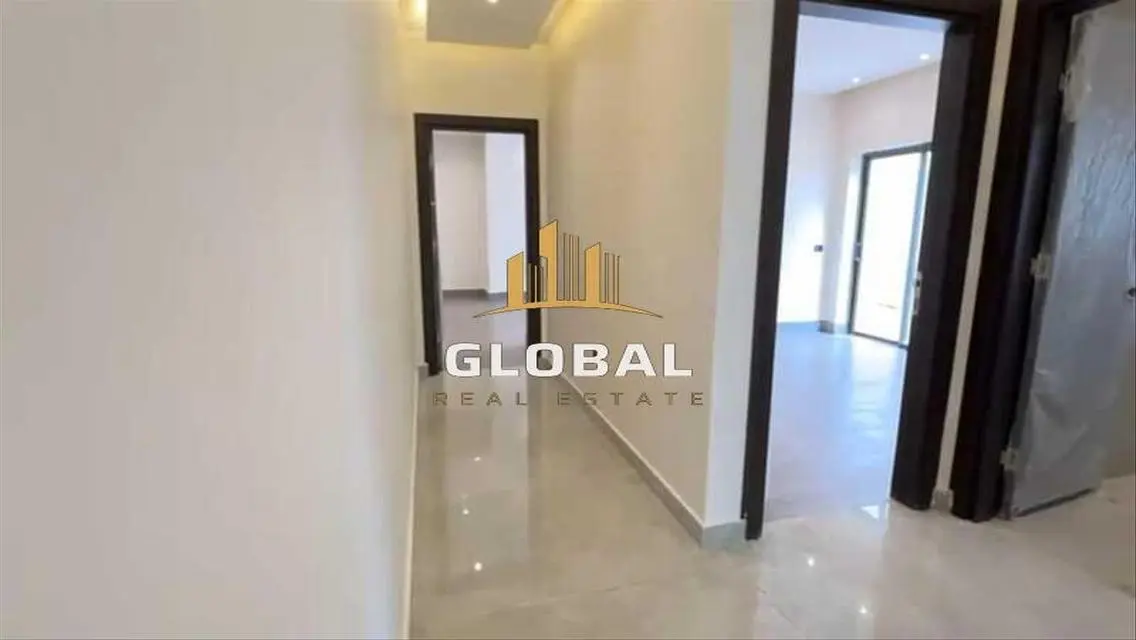 Luxury Apartment Overlooking Lakes with Private Garden