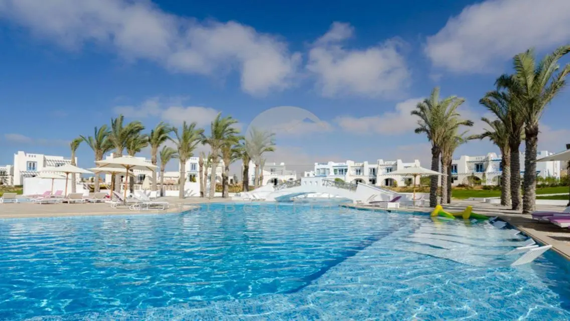 Chalet for sale in Plage 165,000 Dp over 12 years