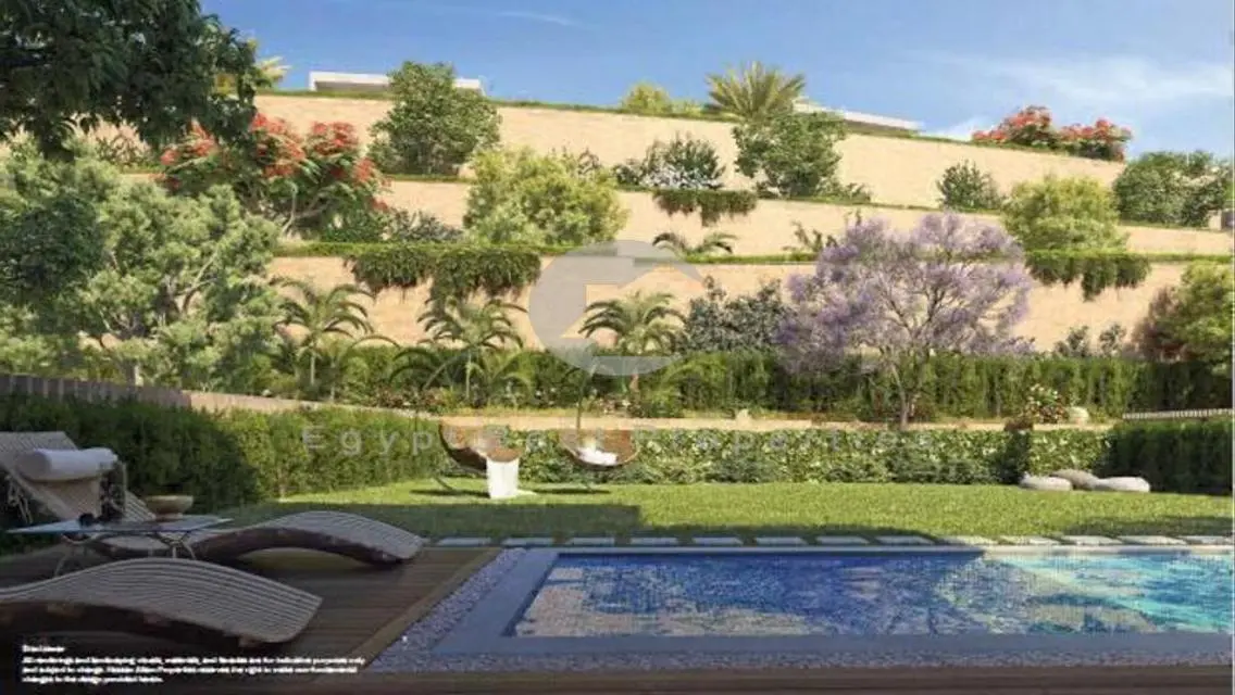 One Story Villa for sale at Swan Lake on 10 years