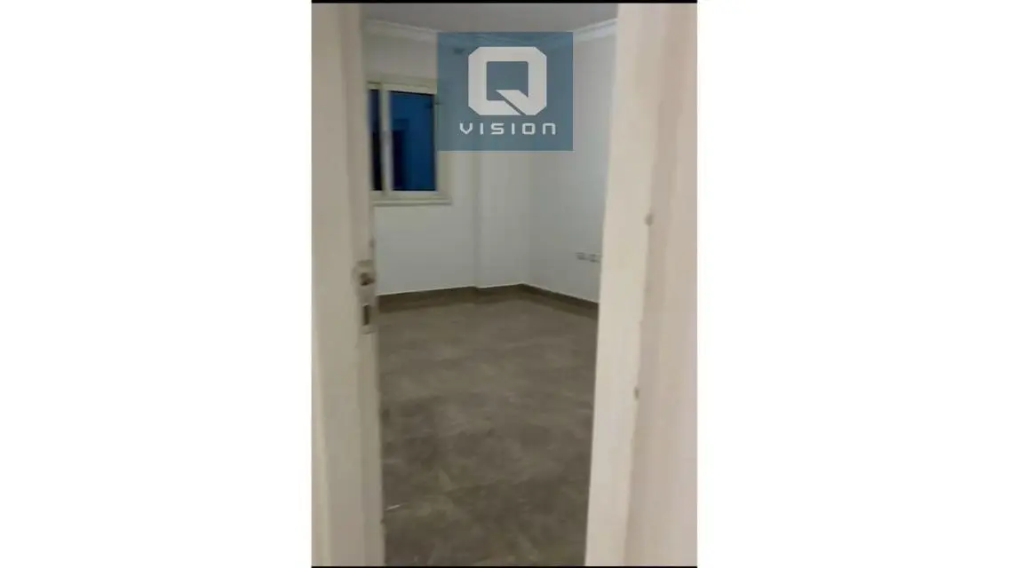 شقه للايجار في الهضبه الوسطي بجوار الجامعه الحديثه