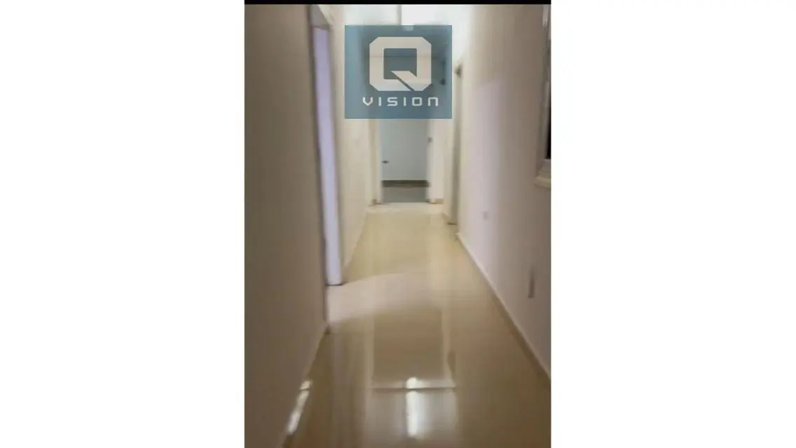 شقه للايجار في الهضبه الوسطي بجوار الجامعه الحديثه