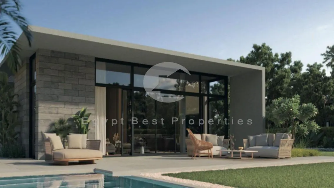 VILLA 5 BEDS IN SWAN LAKE WEST NOW OVER 10 YEARS