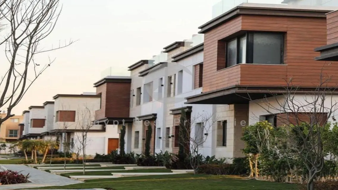 Twinhouse for sale in Azzar New Cairo Lowest price