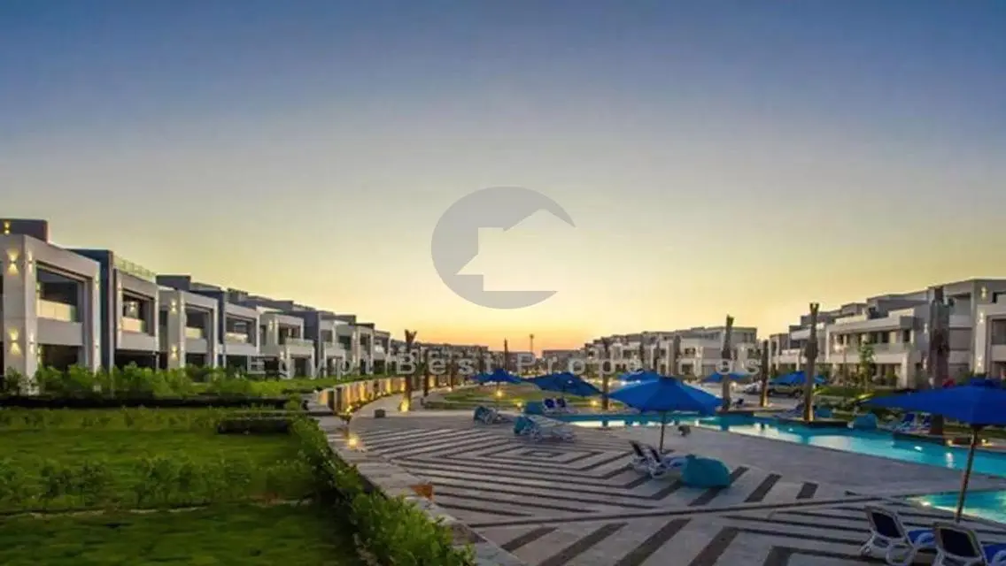 للبيع شاليه متشطب جاهز للسكن في لافيستا باي ايست .