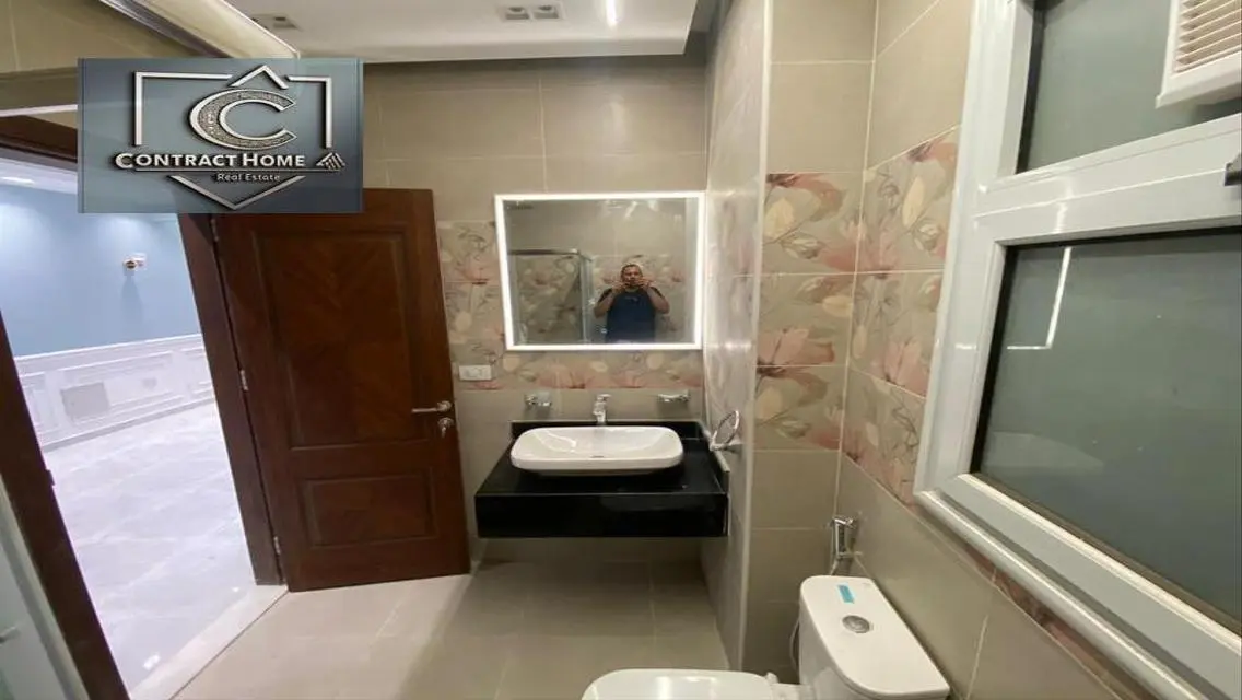 شقة للايجار بالمطبخ والتكيفات في   اللوتس الجنوبية