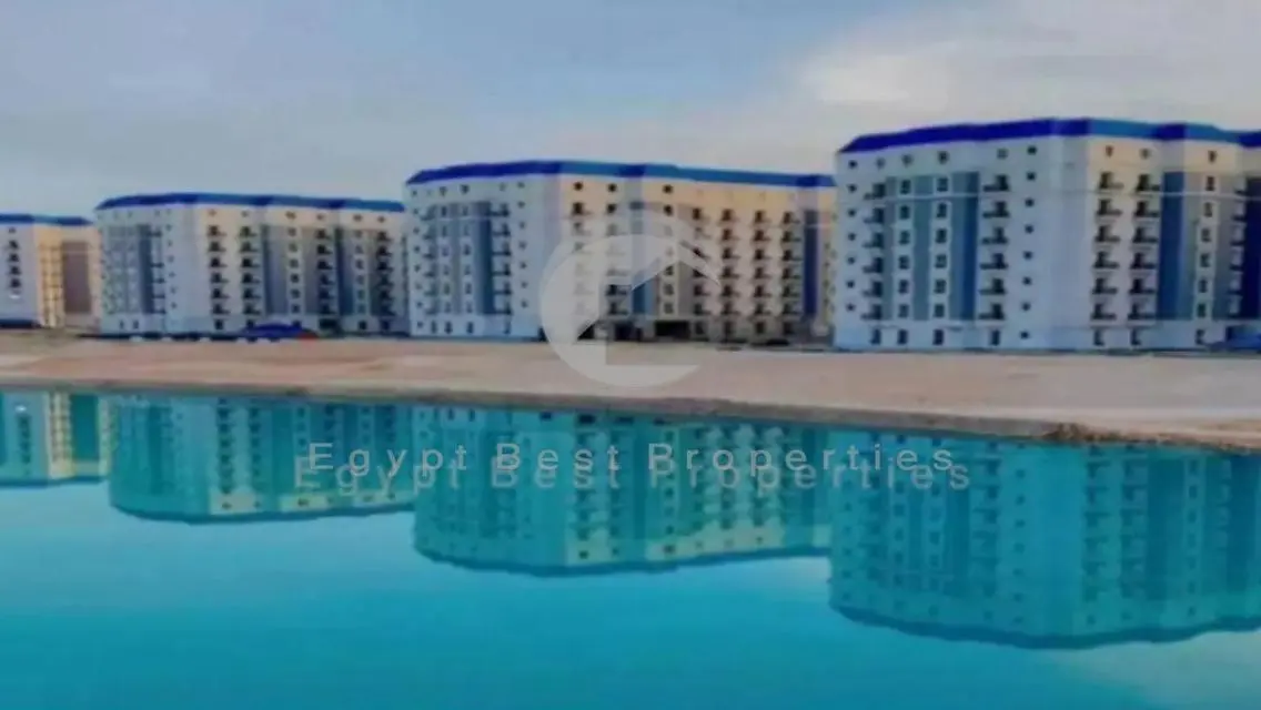 شقه للبيع متطشبه في العلمين الجديده بمقدم 5% .