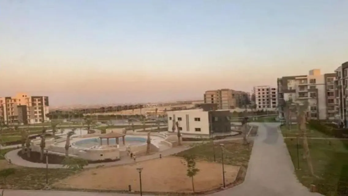 شقة مفروشة للإيجار في كمبوند جنة زايد 2 فرش فندقى