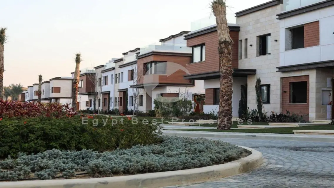 Twin House For Sale in Azzar Over 10 Years