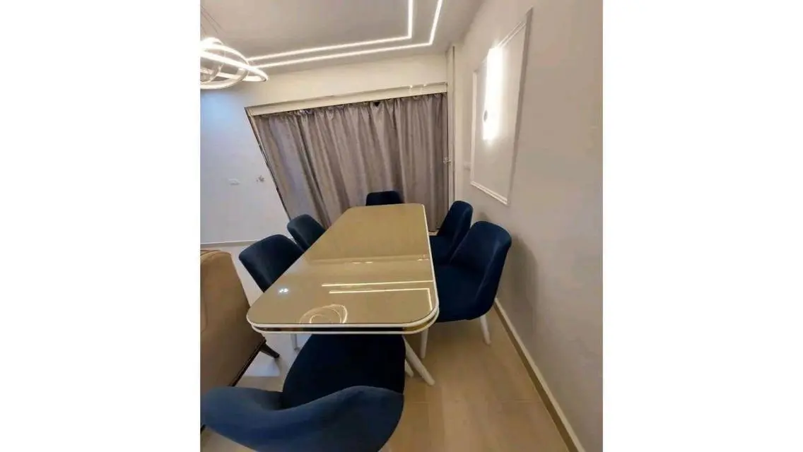 شقة مفروشة للإيجار في كمبوند جنة زايد 2