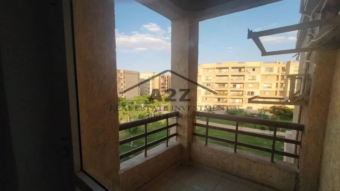 فرصة للايجار فى موقع مميز مدينتى بجوار الفودكورت