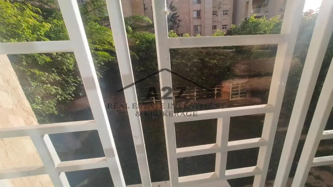 فرصة للبيع فى مدينتى ارضى بحديقة تشطيبات خاصة2نوم