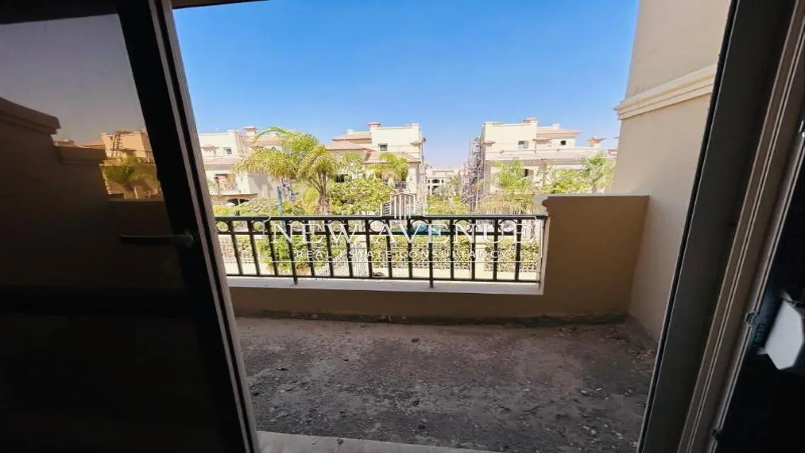 فيلا كوادرو استلام فوري في الباتيو 5 ايست الشروق