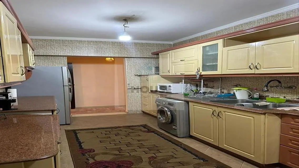 Ground floor with Garden fully furnished+Garage
