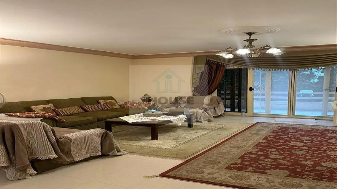 Ground floor with Garden fully furnished+Garage