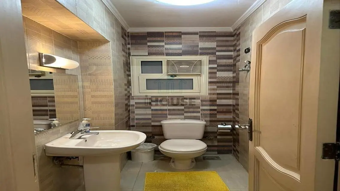 Ground floor with Garden fully furnished+Garage