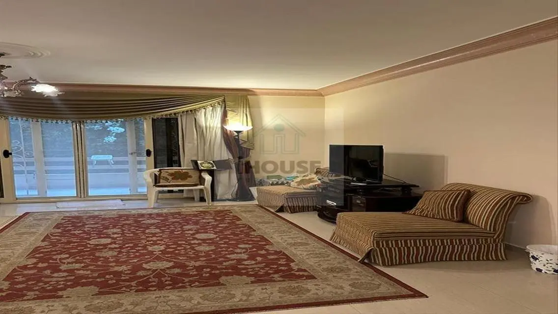 Ground floor with Garden fully furnished+Garage