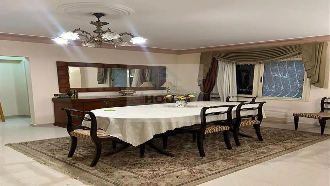 Ground floor with Garden fully furnished+Garage